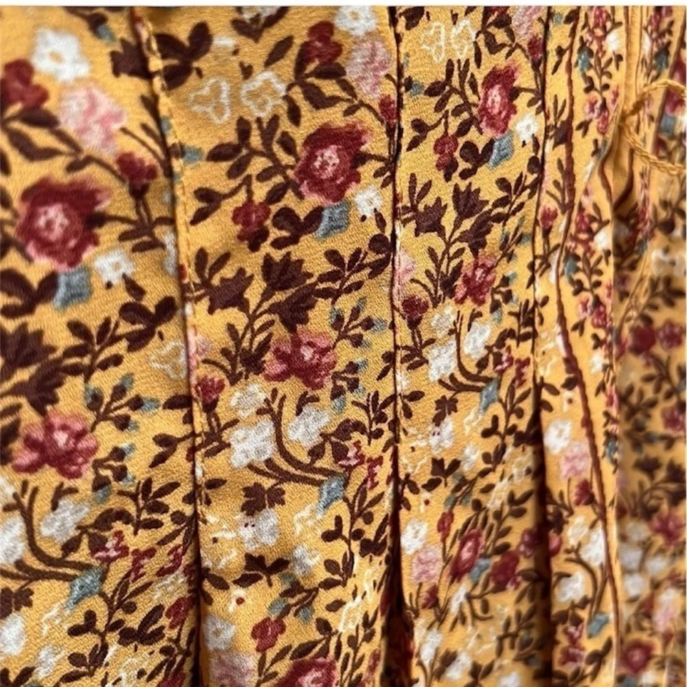 MAX STUDIO Front Tie Long Sleeve Floral Blouse Size: L - Picture 4 of 7